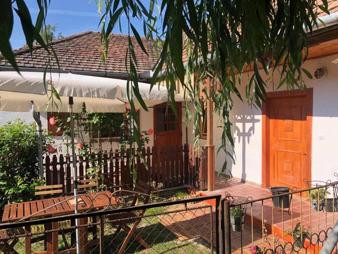 Tepke Guesthouse Garáb Dış mekan fotoğraf